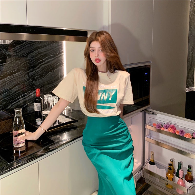 Set Áo Thun Ngắn Tay In Chữ + Chân Váy Lưng Cao Xẻ Tà Thời Trang Mùa Hè 2022