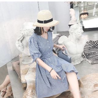 ĐẦM CỔ V FORM XÒE KÈM DÂY CỘT
