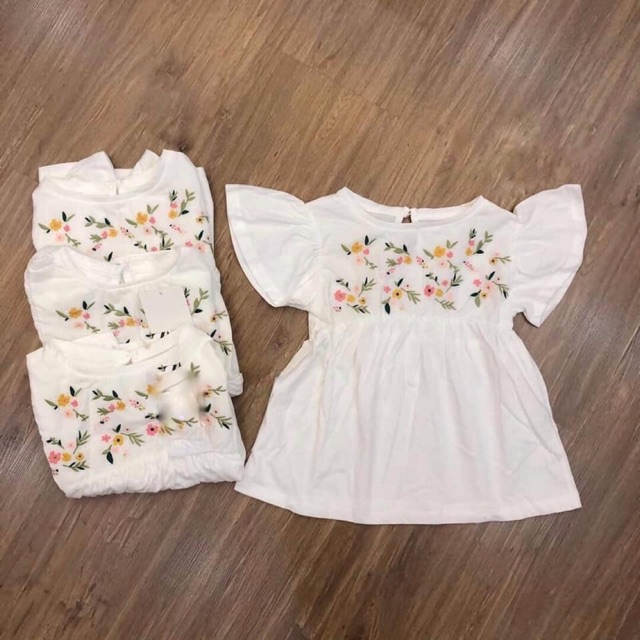 Áo sơ mi trắng thêu hoa zara