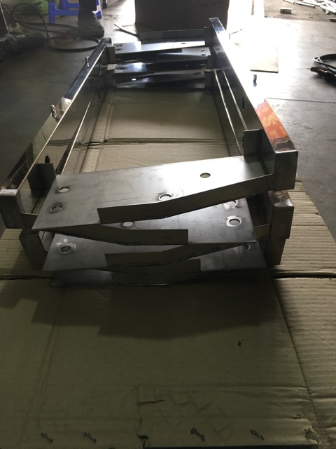 Khung đỡ két nước xe I10 chế