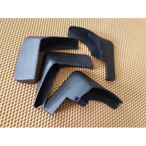 Bộ 4 chắn bùn vios 2014 -2021 kèm ốc bắt