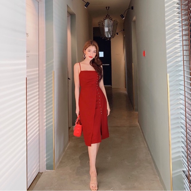 [Mã WARN25 giảm 25k đơn 200k] Đầm hai dây xẻ tà 🪀FREESHIP 🪀 | BigBuy360 - bigbuy360.vn