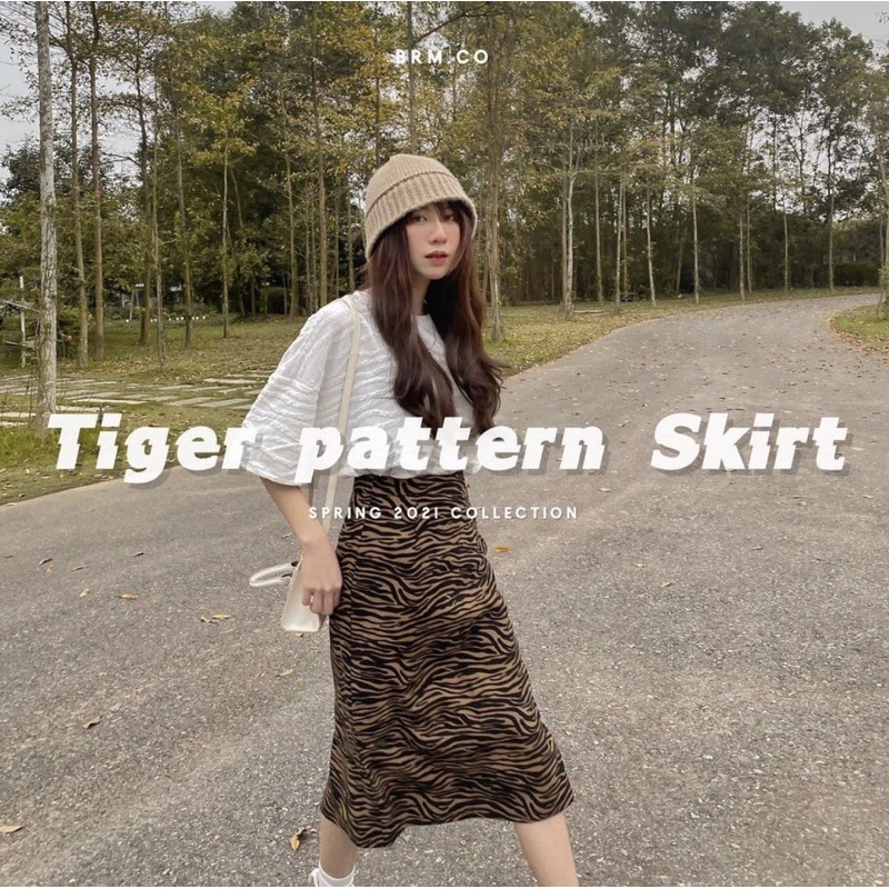 Chân váy vằn xẻ sau | BigBuy360 - bigbuy360.vn