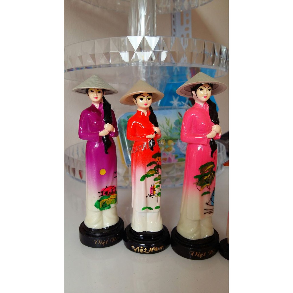 Búp bê sứ
