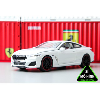 Mô hình xe BMW M8 1:24