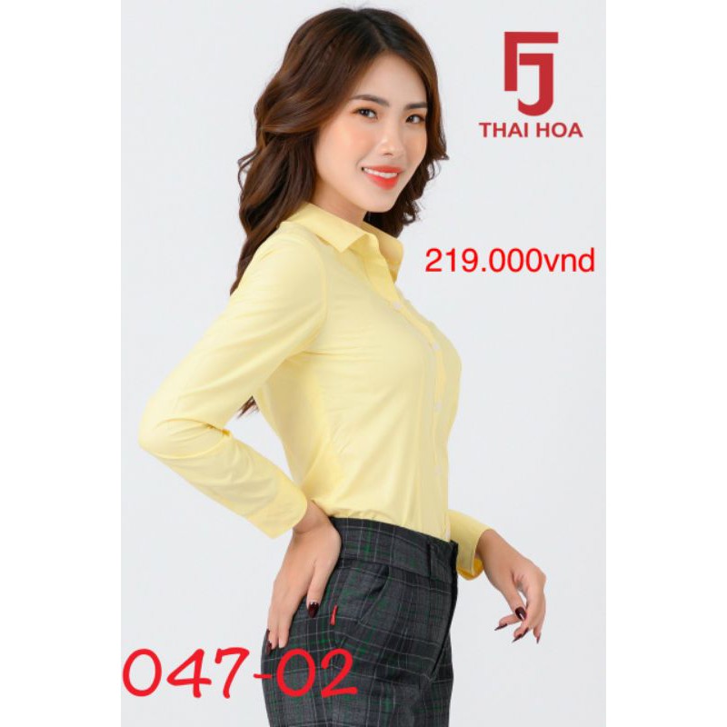 Áo Thái Hòa 047 màu vàng