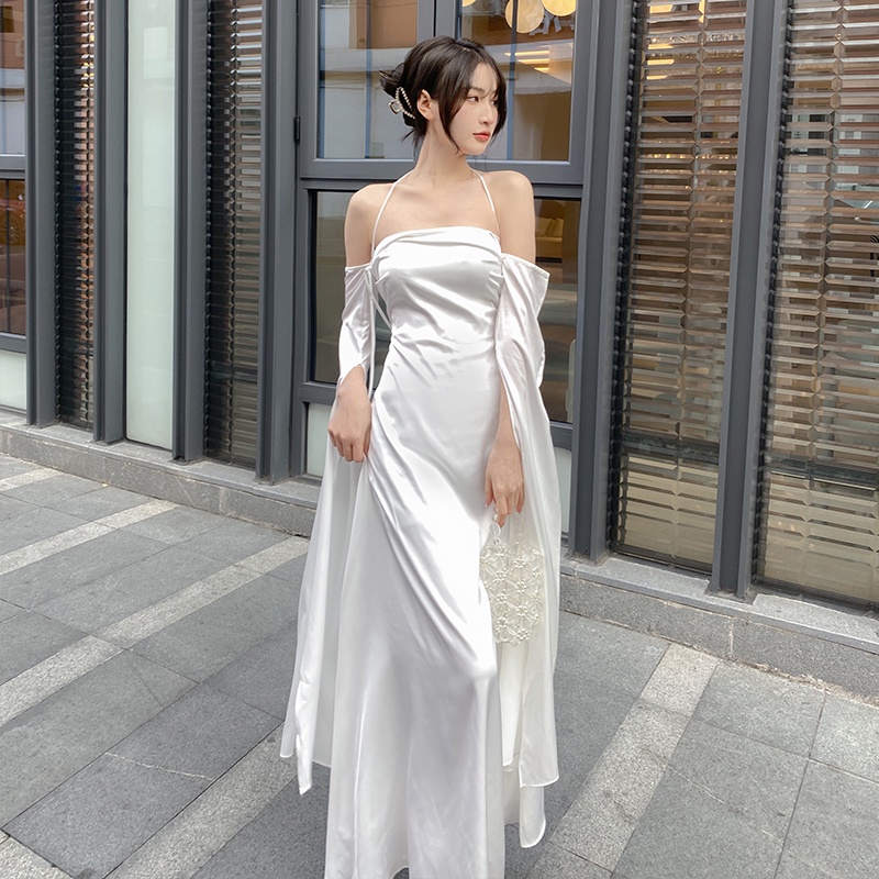 Đầm Dây Cổ Yếm Tay Dài Vải Satin Ôm Hông Gợi Cảm