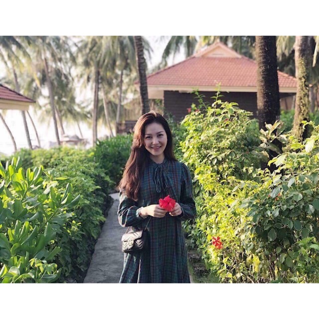 Váy kẻ caro