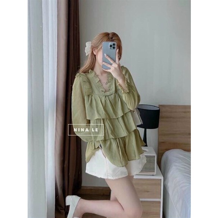 Set đồ nữ sang chảnh, đồ bộ nữ đi chơi dễ thương với quần short ngắn cá tính kèm áo kiểu nữ xếp tầng phối nhún cổ