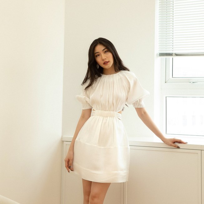 Đầm Trắng Hở Lưng Buộc Nơ EDINI - D1399 | BigBuy360 - bigbuy360.vn