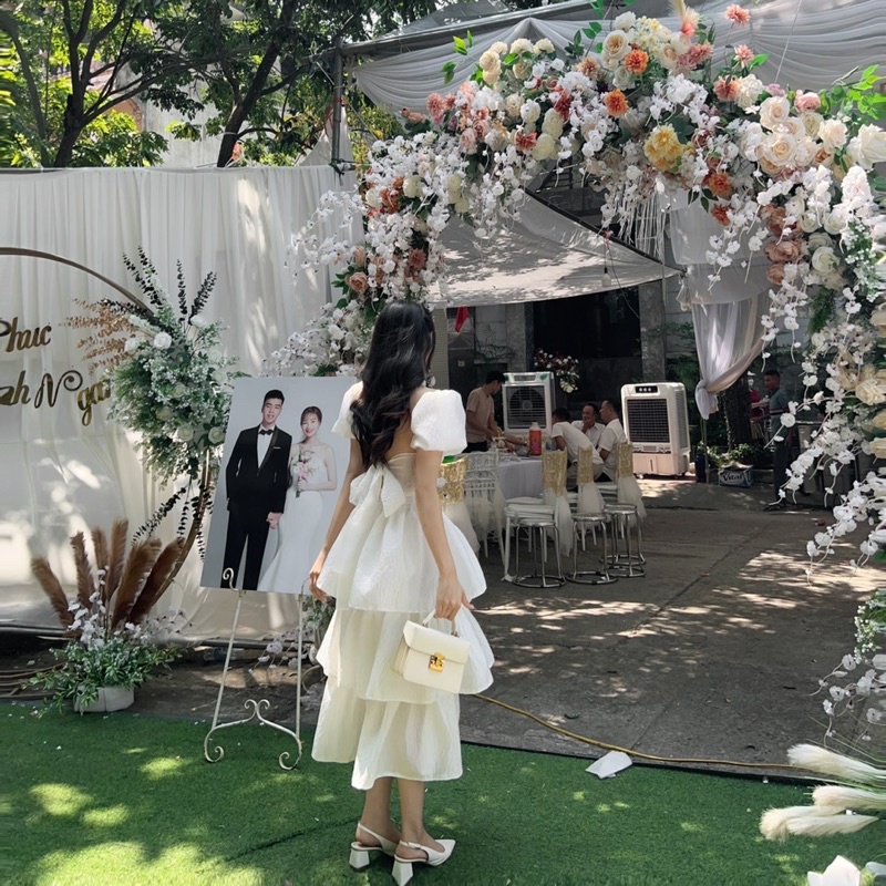Đầm gấm dài ba tầng, hở lưng điệu đà - Giạngoile.Store