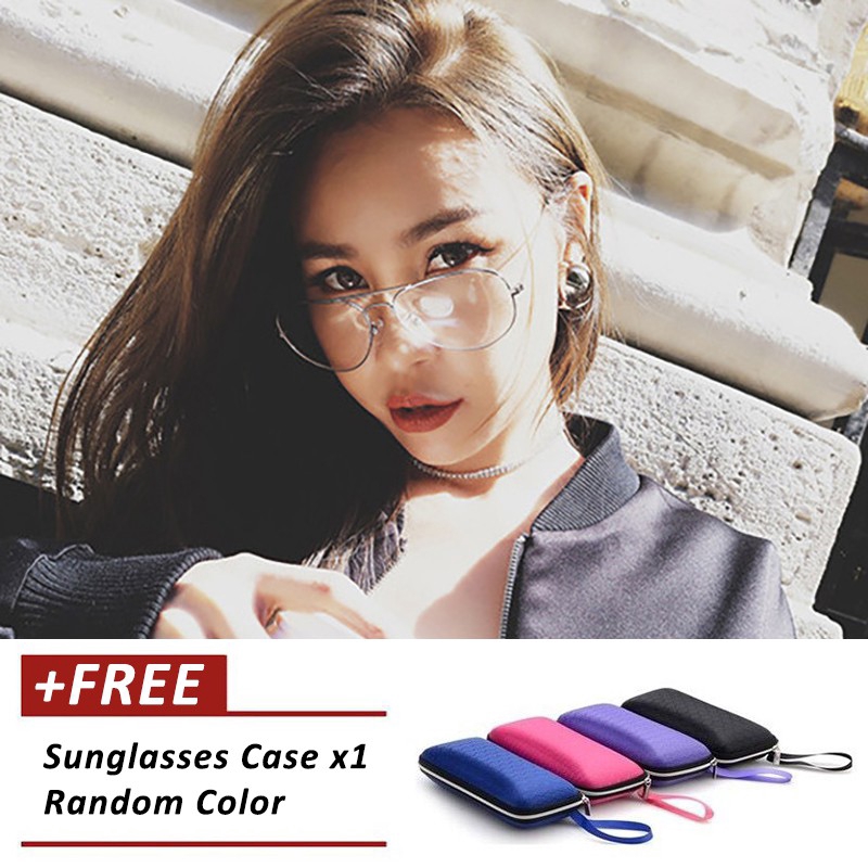 Kính đọc sách có gọng kim loại