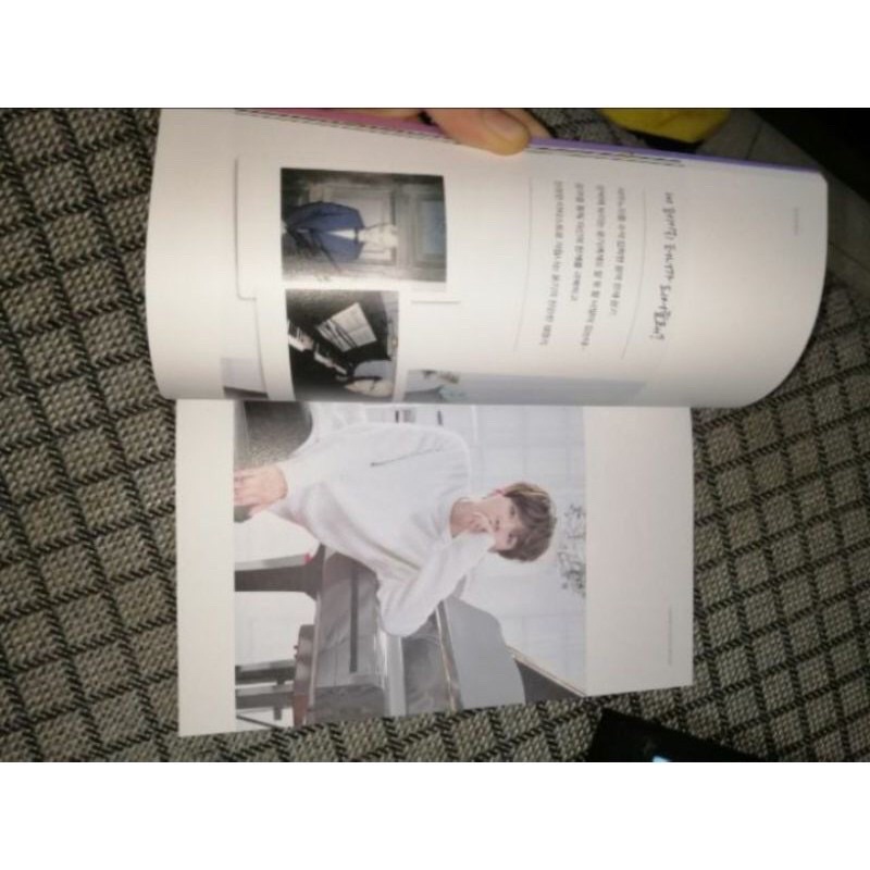 ALBUM BTS WORLD(ảnh thật,cam kết chính hãng, bạn nào cần thêm hình ảnh về sản phẩm nhắn tin cho mình quay trực tiếp ạ) | BigBuy360 - bigbuy360.vn