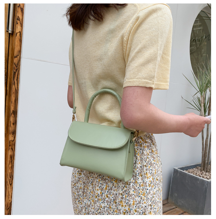 Túi đeo chéo IELGY phong cách retro thời trang