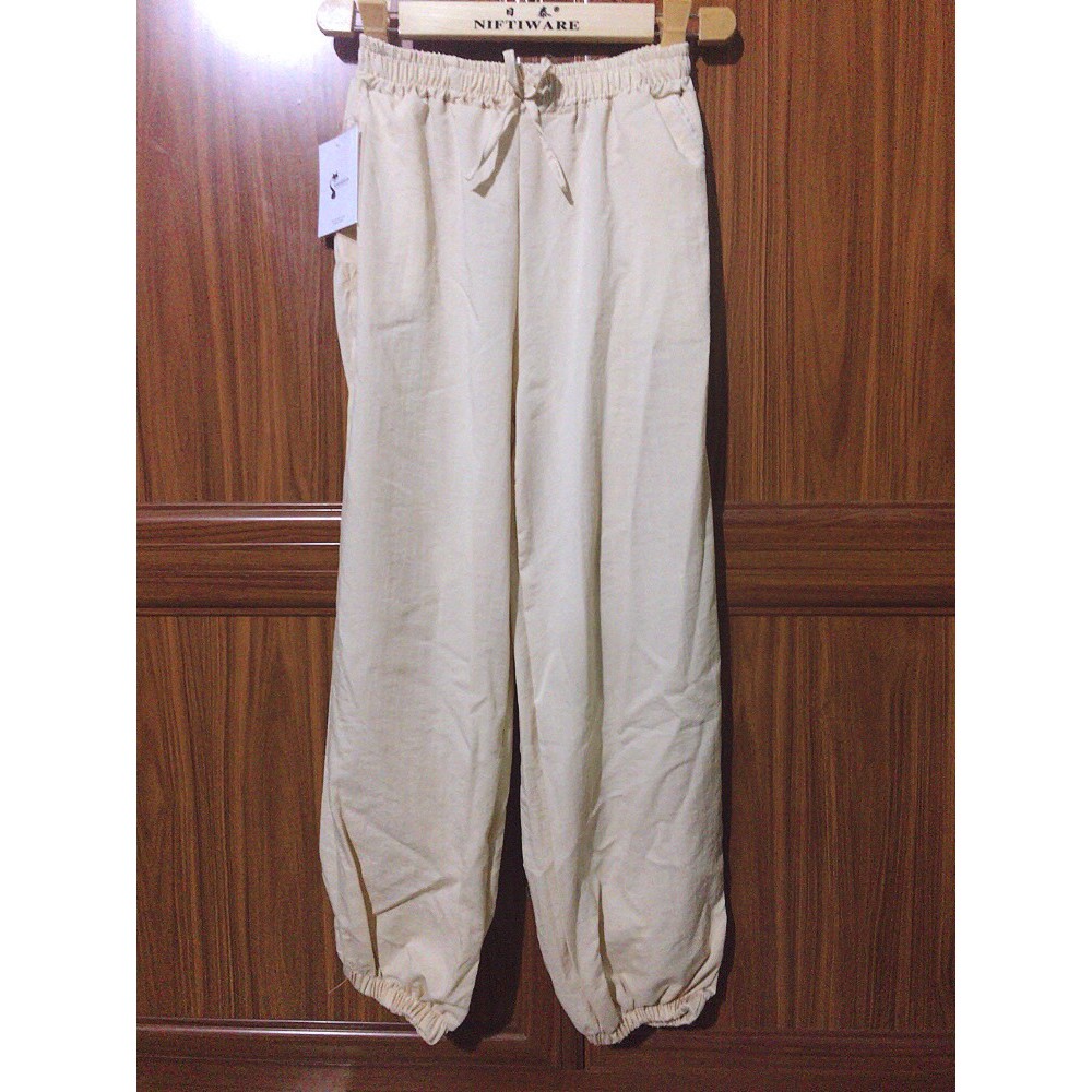 Quần Đũi Nữ, Quần Đũi Bo Gấu Hàng QC Loại 1 Chất Đũi Siêu Mát Lạnh (Ảnh Thật Và Video Tự Quay) | BigBuy360 - bigbuy360.vn