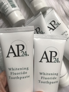 Kem đánh răng trắng sáng AP24 whiteing flouride tôthpaste-110g