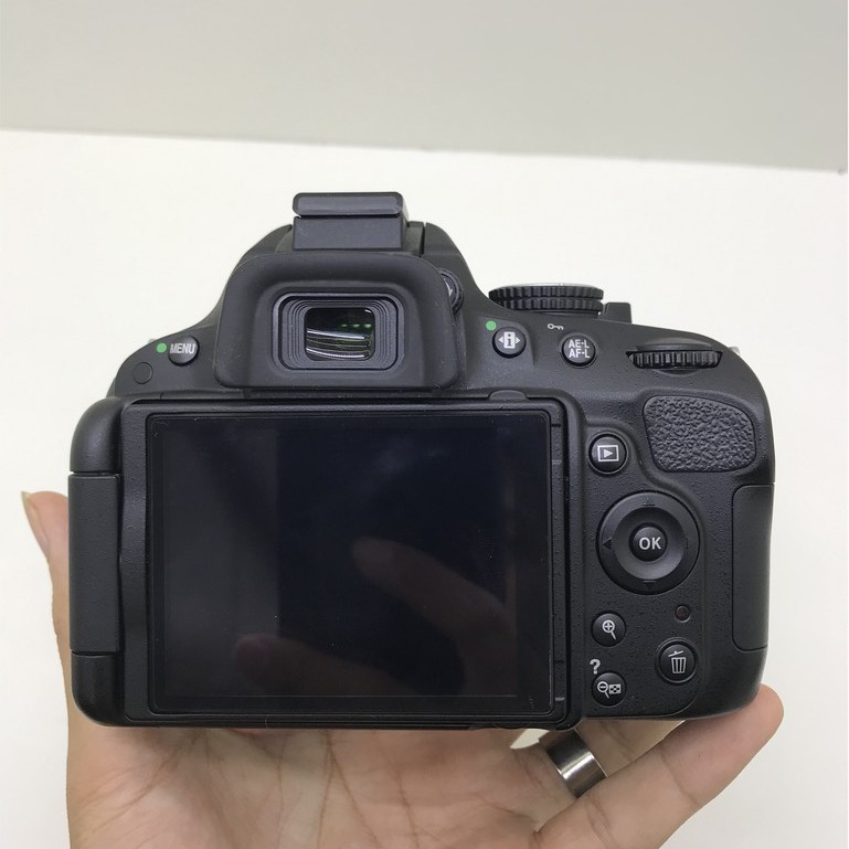 Bộ máy ảnh Nikon D5100 Kèm lens AF-S 18-55mm mới 98%