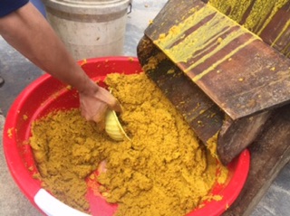 TINH BỘT NGHỆ 1KG (thủ công nhà làm)