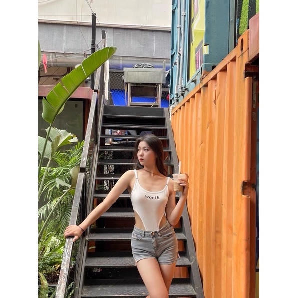 Bodysuit xẻ eo cao Worth
