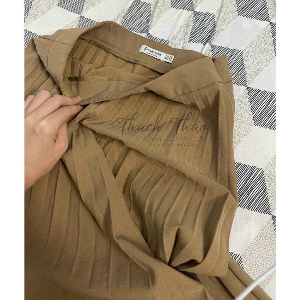 [STRADIVARIUS] TRI ÂN KHÁCH CHÂN VÁY XẾP LY STRA FULL TÚI GIẤY MÀU NÂU | BigBuy360 - bigbuy360.vn