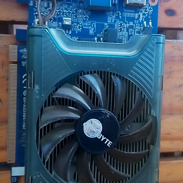 Card màn hình gigabyte gt220