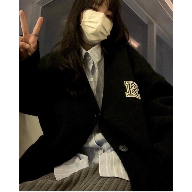 ÁO KHOÁC LEN THÊU CHỮ R CHẤT DÀY ĐẸP