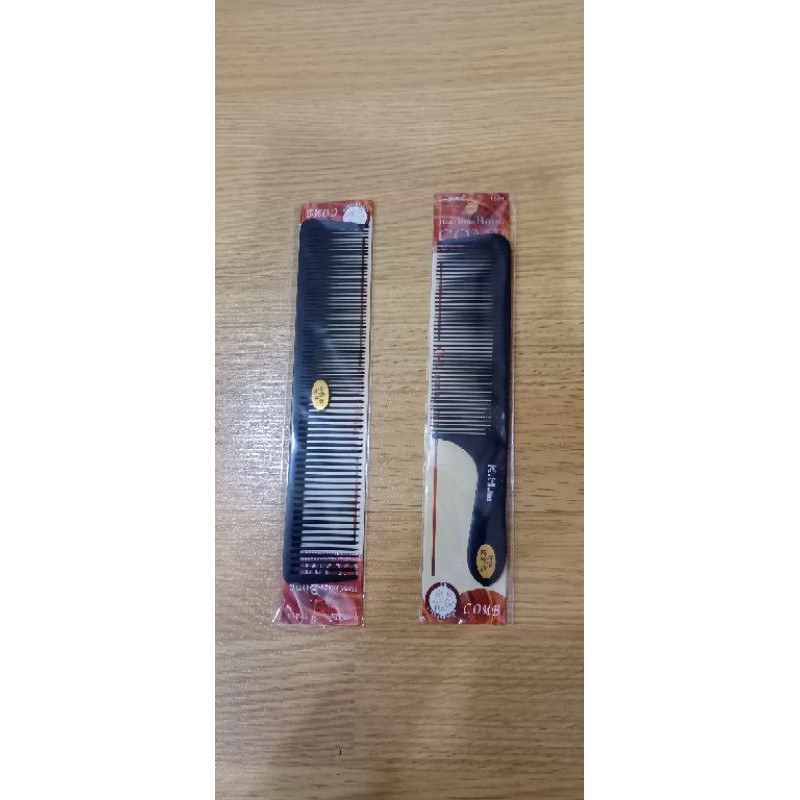 2 lược loại cứng và bắt tóc
