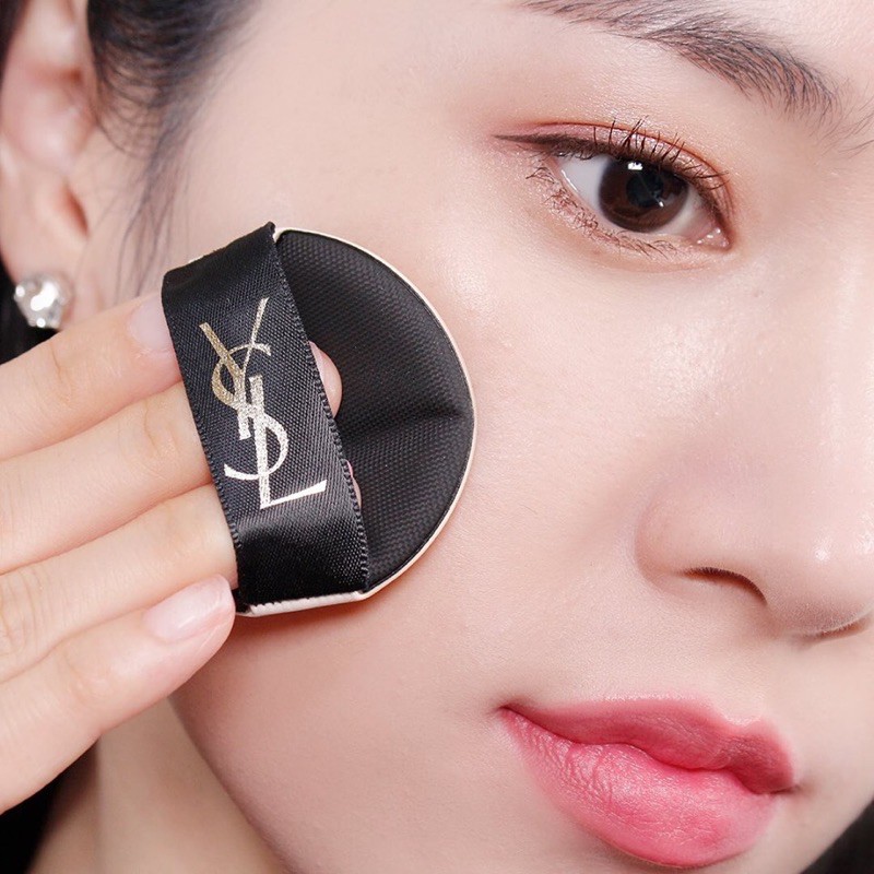 Cushion YSL vỏ da