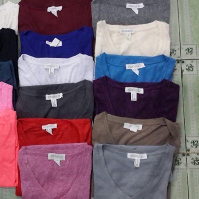 Áo thun nữ cổ tim hiệu F21