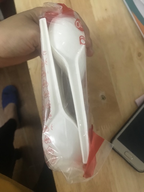 Muỗng nhựa bịch 100 cái dùng 1 lần