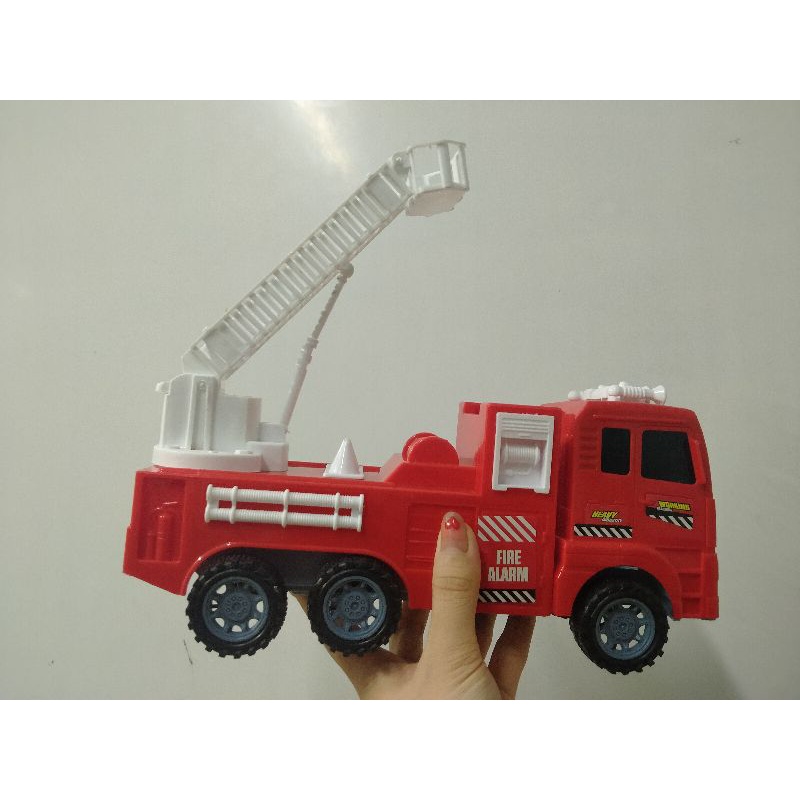 Xe Cứu Hoả Có Thang Gấp cỡ Lớn 26cm Cho Bé