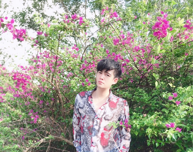 Sơ mi họa tiết rắn độc đáo