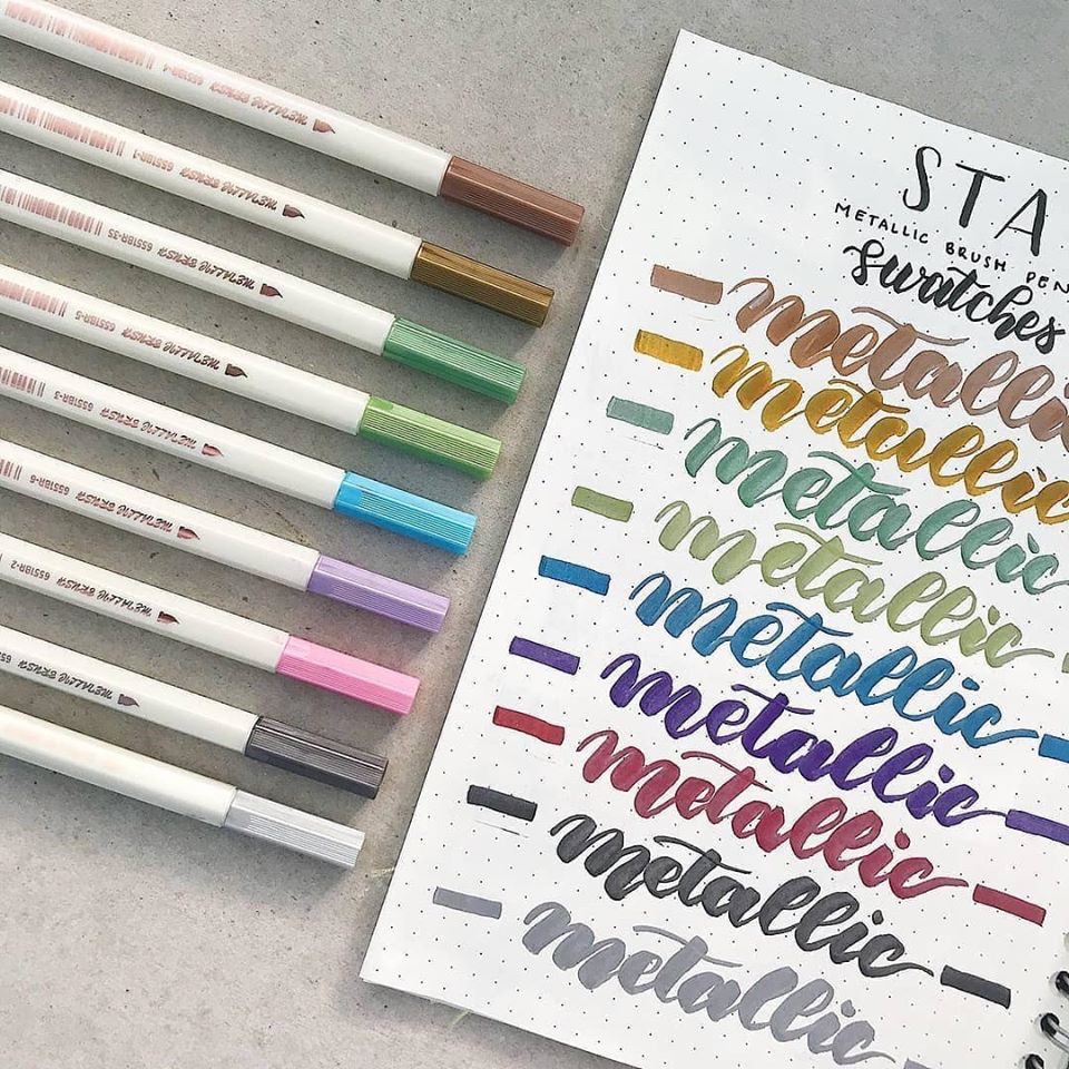 Bút lông vẽ sắc màu ánh kim nghệ thuật DIY brush pen soft calligraphy metallic 32 màu. MS: NO5566