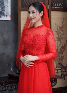 voan cô dâu đỏ lúp cài tóc cô dâu