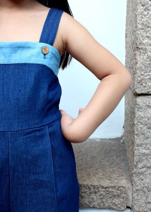 Jumpsuit denim bé gái xanh đậm