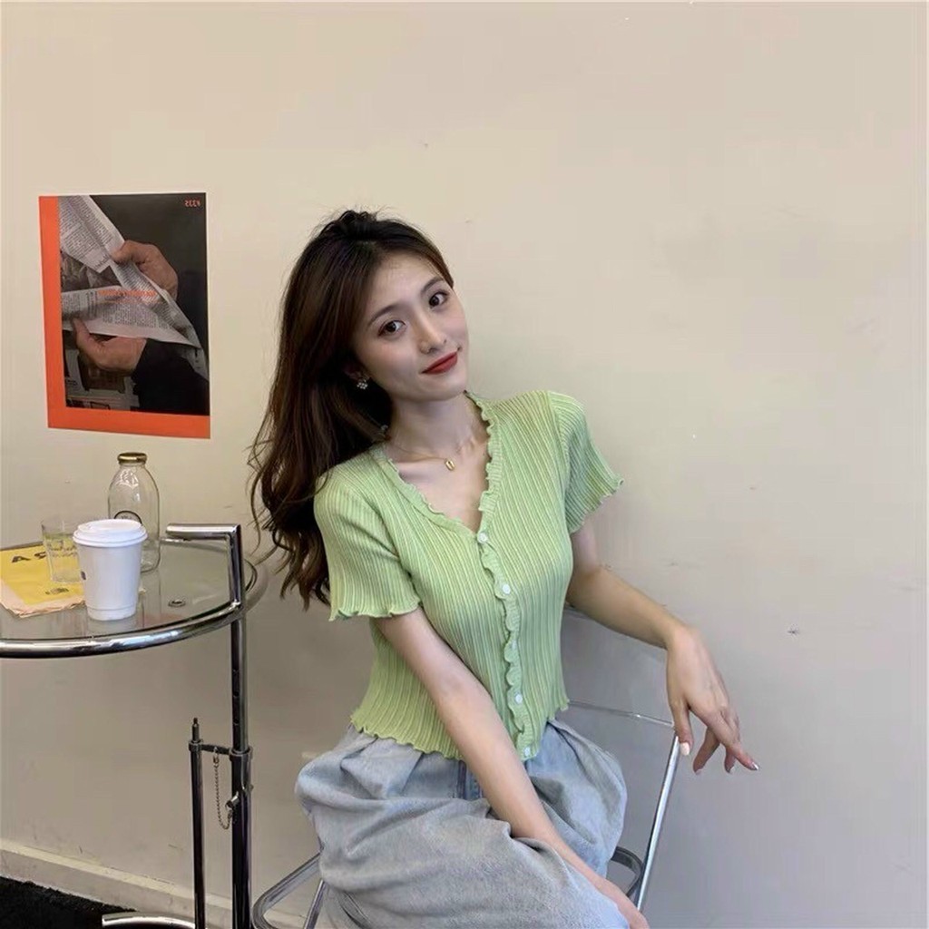 Áo Croptop Nữ Ngắn Tay Cổ chữ V GenY - Áo Kiểu Nữ Ôm Nút Giả Nhiều Màu Chất Thun Gân Mềm Mịn CR-V2 | BigBuy360 - bigbuy360.vn
