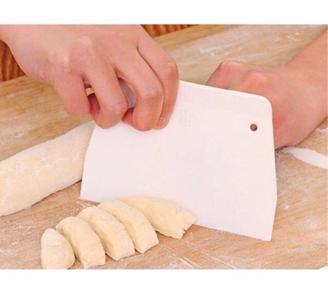 Miếng vét bột (Dough scraper)