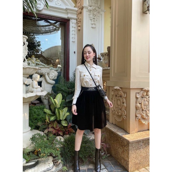 Chân váy Nhung chấm ngang gối hót hít