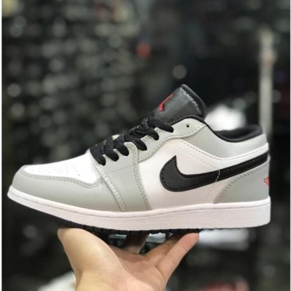 Giày Air Jordan 1 Low Smoke Grey, Giày thể thao JD1 Xám thấp thêu chỉ đỏ nam nữ full box bill