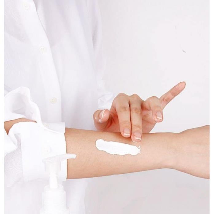 Sữa dưỡng thể Elliz Blossom Whitening Body Lotion 300ml