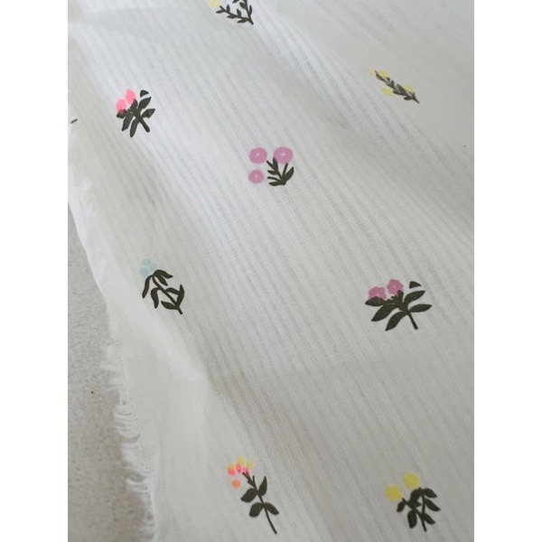 1,6m vải thô boi hoa nhí nền trắng