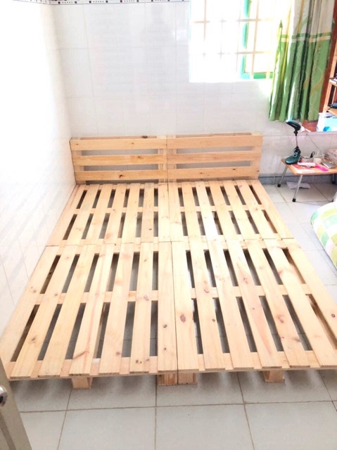 Giường gỗ màu tự nhiên pallet mới đẹp sơn màu trắng giá rẻ mà chất lượng