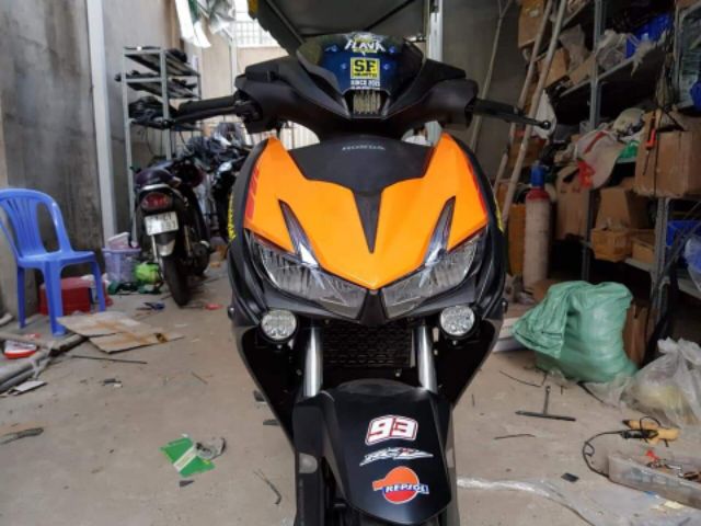 Pat gắn đèn trợ sáng ngay hốc xinhan cho xe Winner X