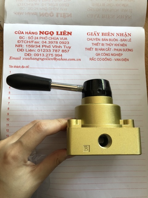 Van cần gạt tay chuyển hướng khí nén 4 vị trí HV-02