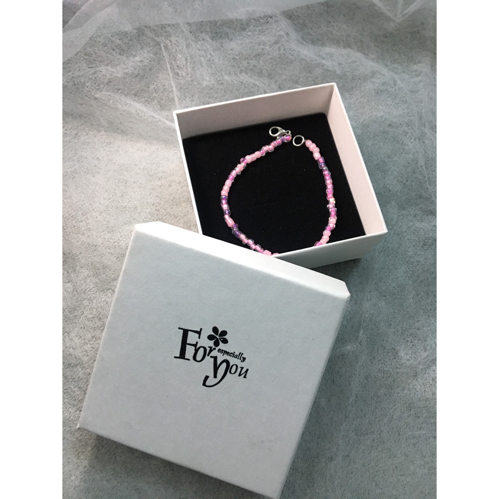 Vòng tay đính hạt cườm nhiều kiểu