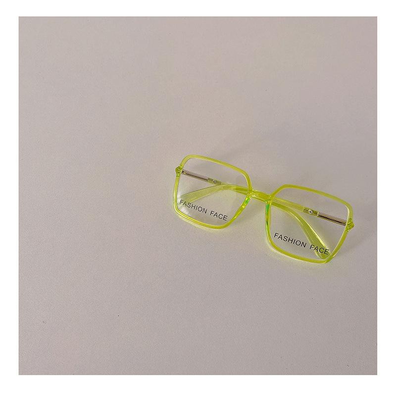 Kính mát gọng vuông thời trang cho bé