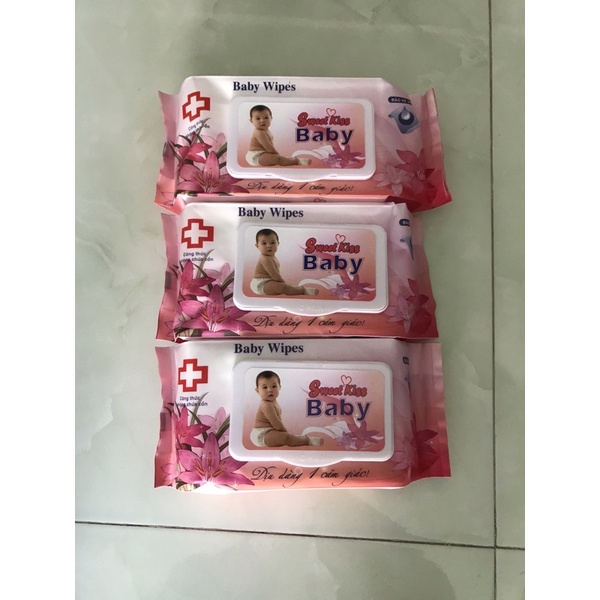 khăn ướt Sweet Kiss Baby, với tính chất lô hội, 80 miếng, gói 400gram