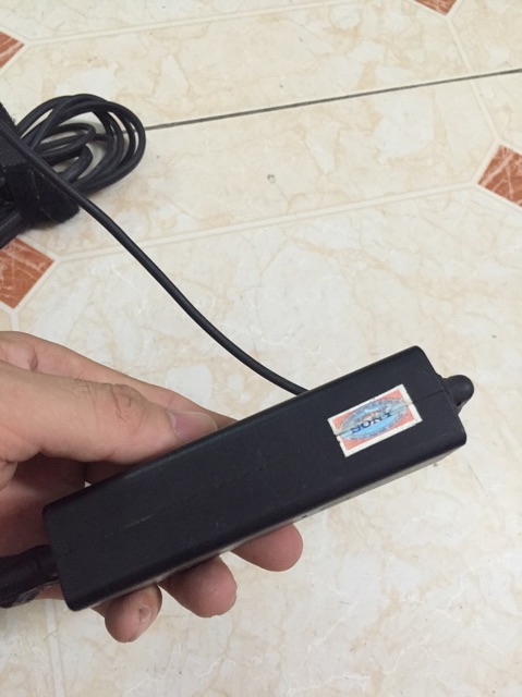 Sạc laptop zin hãng sony vaio 19.5v- 3.3A