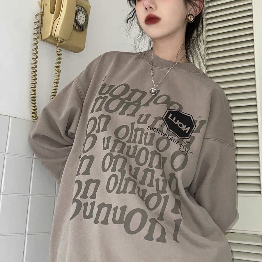 COZOK Áo sweater tay dài hoạ tiết chữ thiết kế trễ vai phong cách Vintage