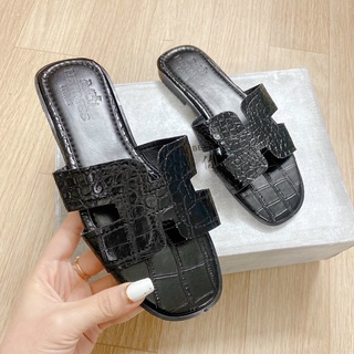 Dép lê chữ H Da Rắn màu đen